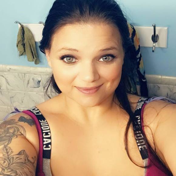 Meet your Posher, Raeanne - Picture 2 of 2